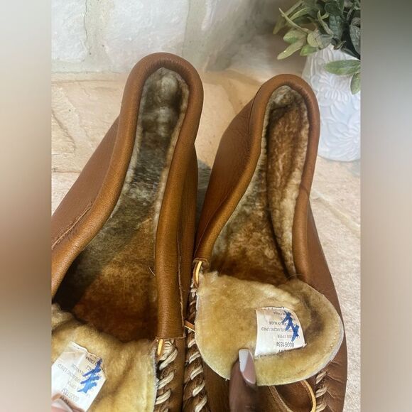 Cabela’s natural brown Leather Shearling Lined Moccasin Slip On slippers sz 15 - Picture 6 of 7